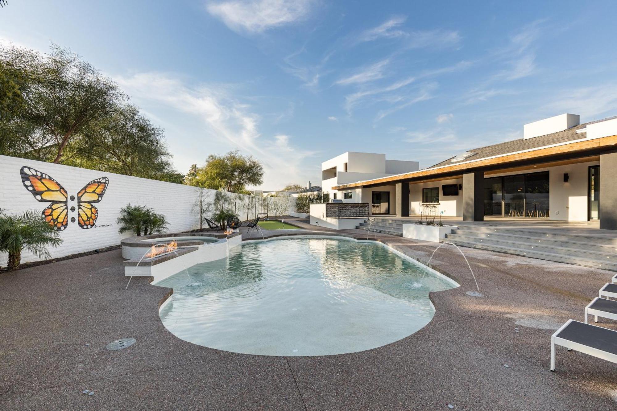 Luxury Micro-Resort, Theater, Sauna, Heated Pool Phoenix Exteriör bild