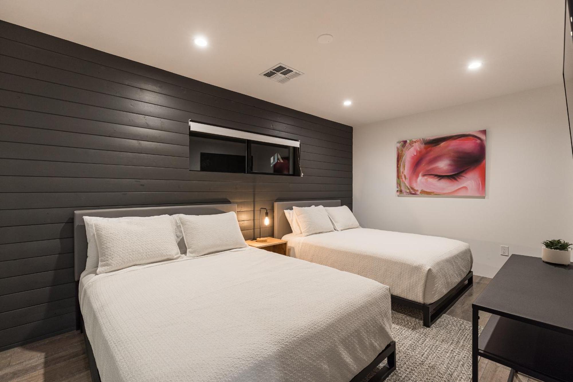 Luxury Micro-Resort, Theater, Sauna, Heated Pool Phoenix Exteriör bild