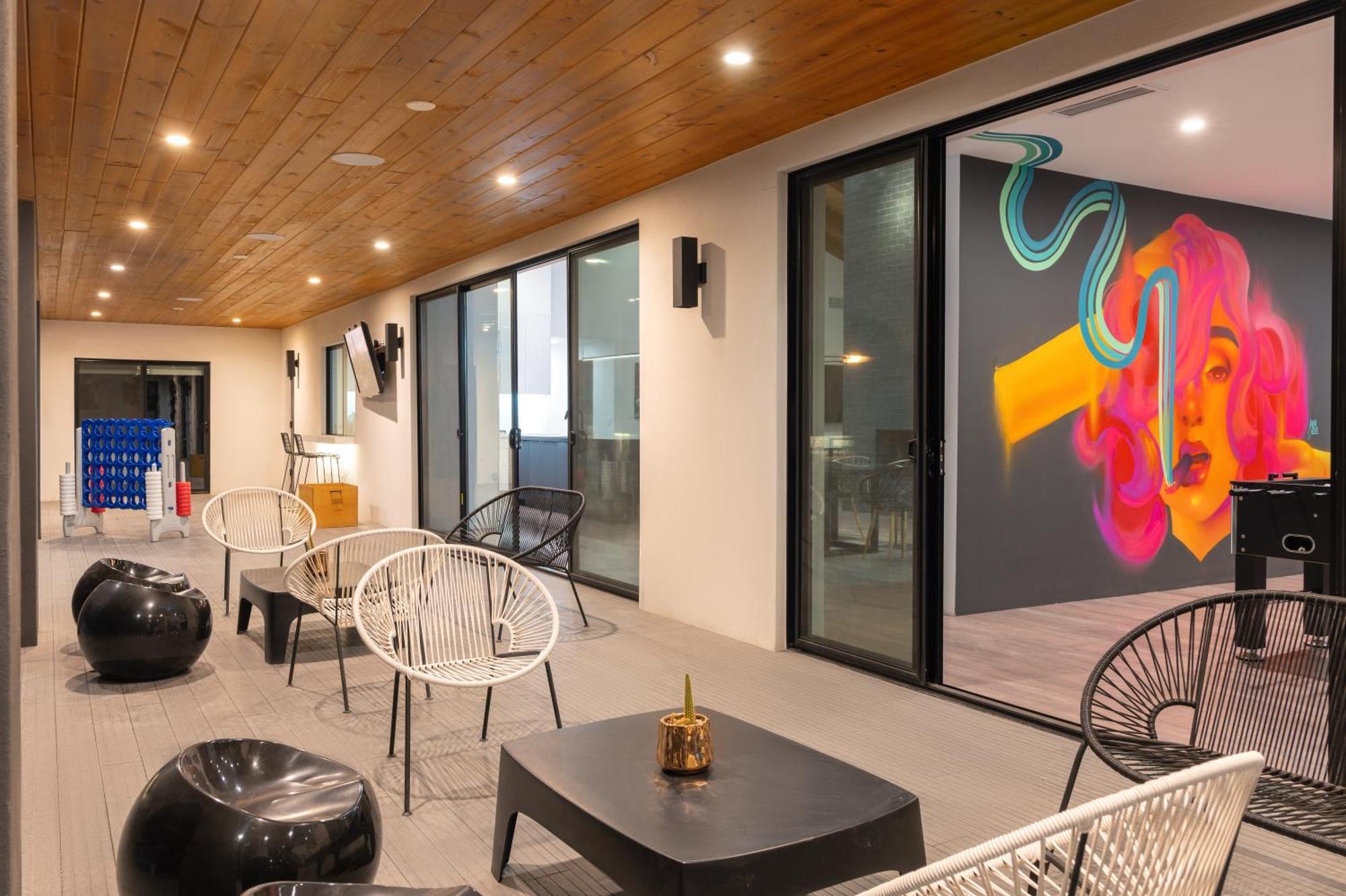 Luxury Micro-Resort, Theater, Sauna, Heated Pool Phoenix Exteriör bild