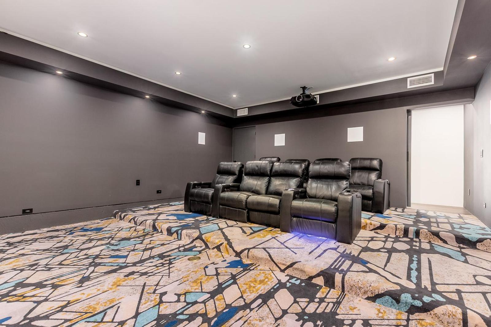 Luxury Micro-Resort, Theater, Sauna, Heated Pool Phoenix Exteriör bild
