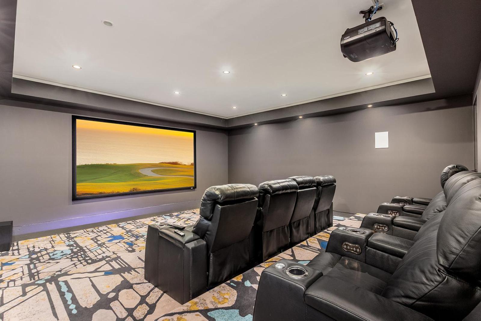Luxury Micro-Resort, Theater, Sauna, Heated Pool Phoenix Exteriör bild